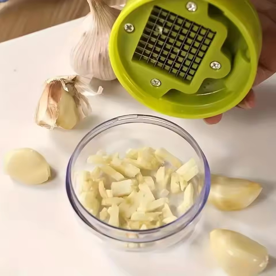ガーリックプレスチョッパー 手動ガーリックミンサー スライサ - Commercial Kitchen Utensil Organizer のレビューと価格